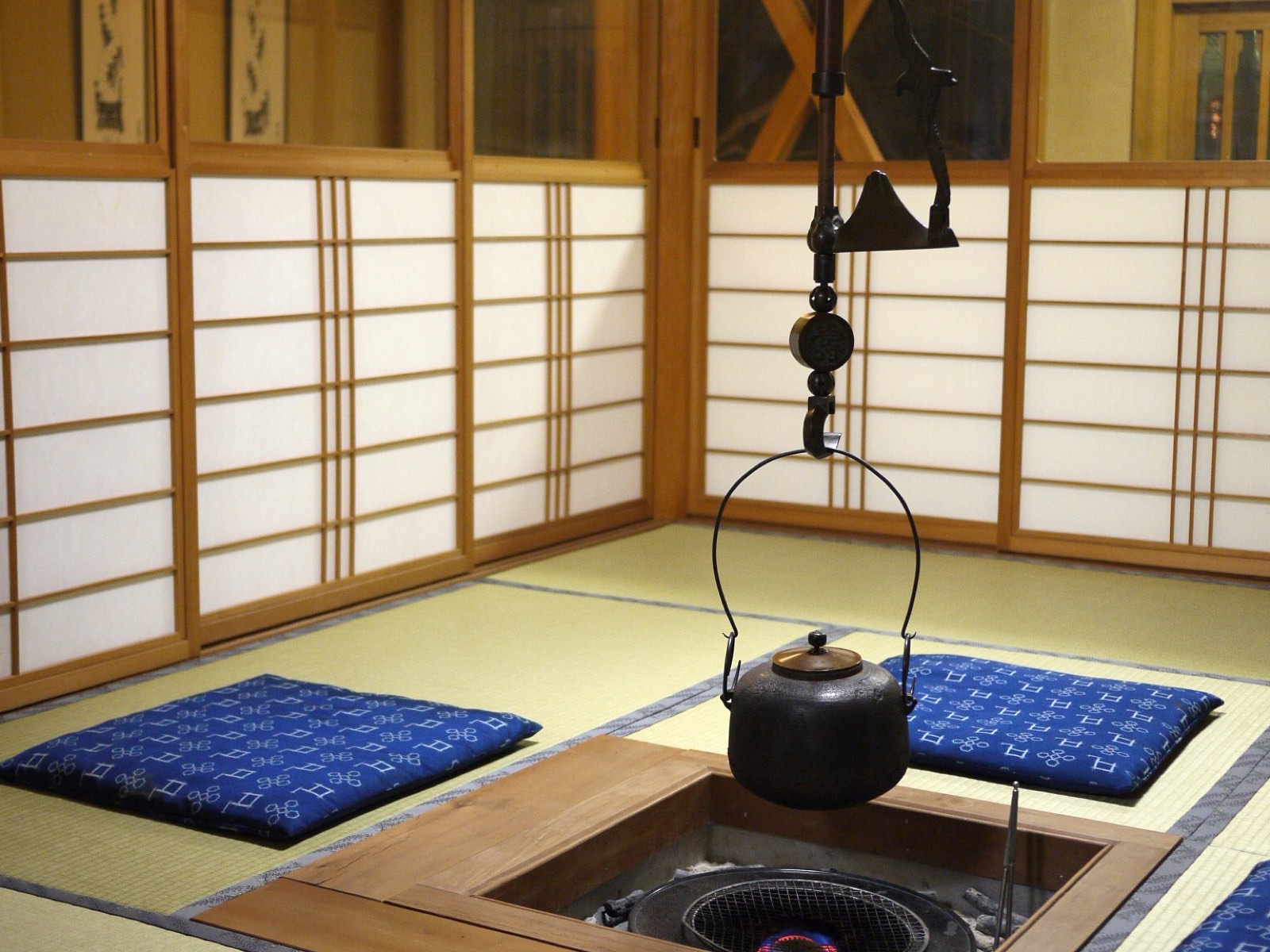 和室と囲炉裏
